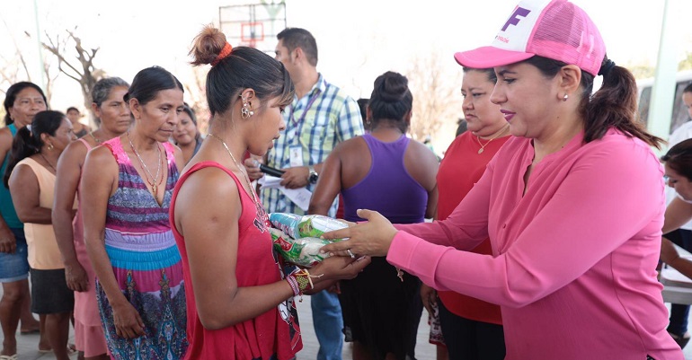 Lleva DIF Acapulco apoyos a familias de la comunidad Apalani - Digital Guerrero