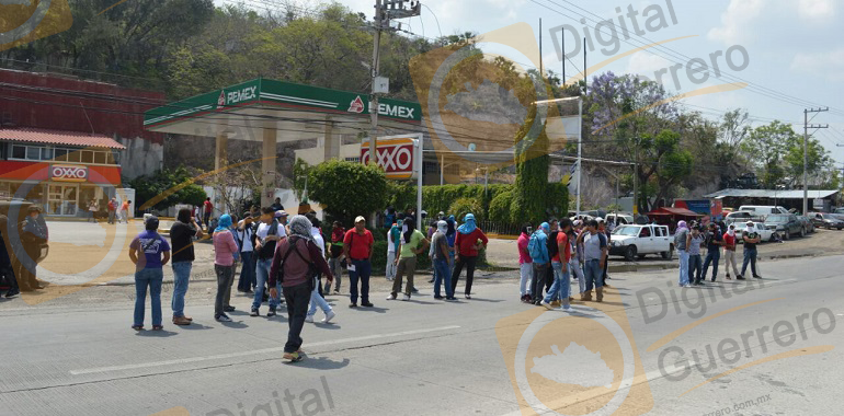 bloqueo autopista 12-05-2016