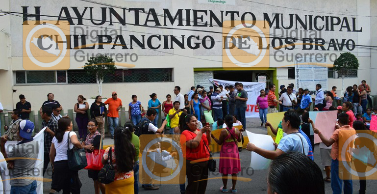 protesta_ayuntamiento_chilpancingo_servicios_publicos (3)