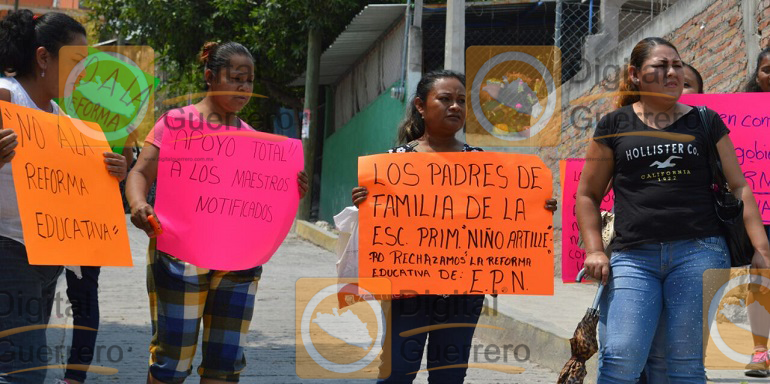 protesta_chilpancingo_escuela (2)