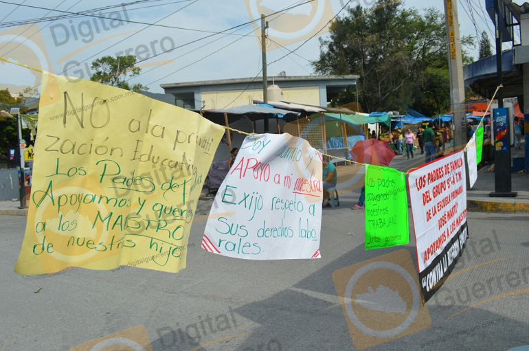 padres de familia contra reforma educativa 1