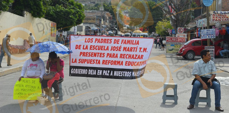 padres de familia contra reforma educativa