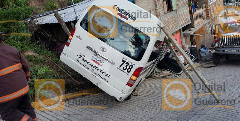 urvan_frenos_accidente_chilpancingo (2)