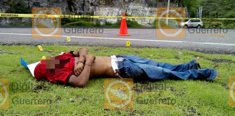 Localizan a un hombre ejecutado en la carretera federal Chilpancingo-Iguala 1