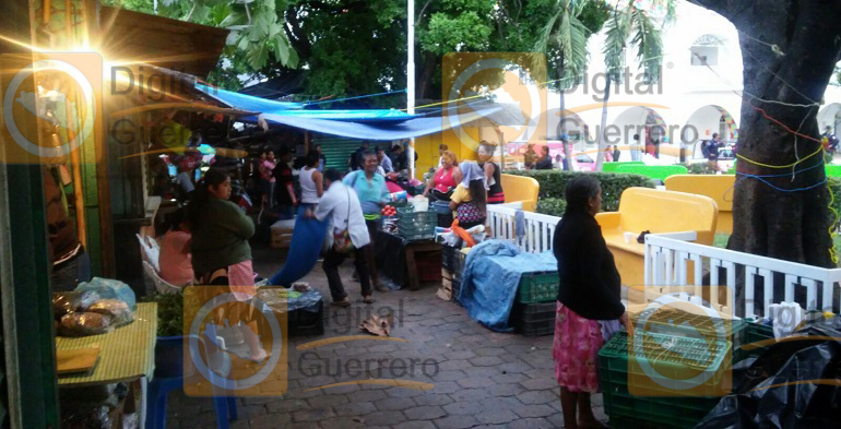 zocalo_mercado_ayutla