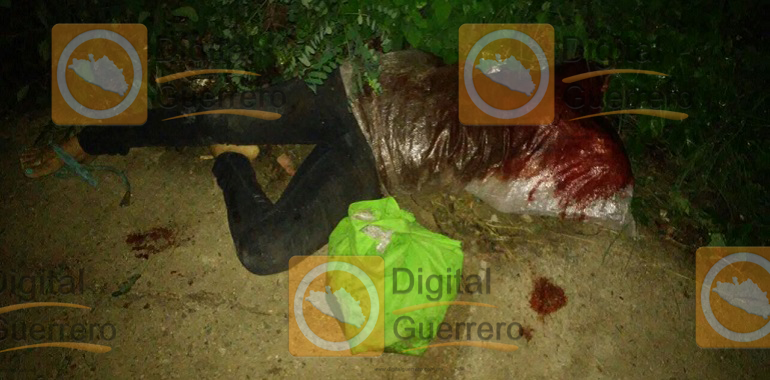 Abandonan el cuerpo de una mujer decapitada en Los Mangos de Acapulco