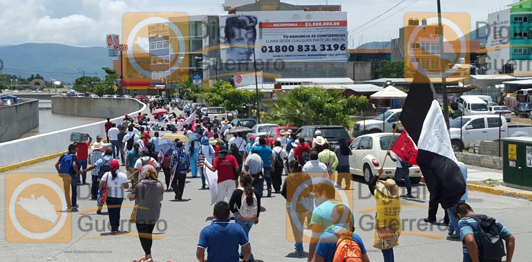 Marchan familiares de víctimas de desaparición forzada, en Chilpancingo 2