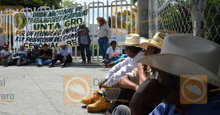 protesta_campesinos_sagarpa_chilpancingo (2)