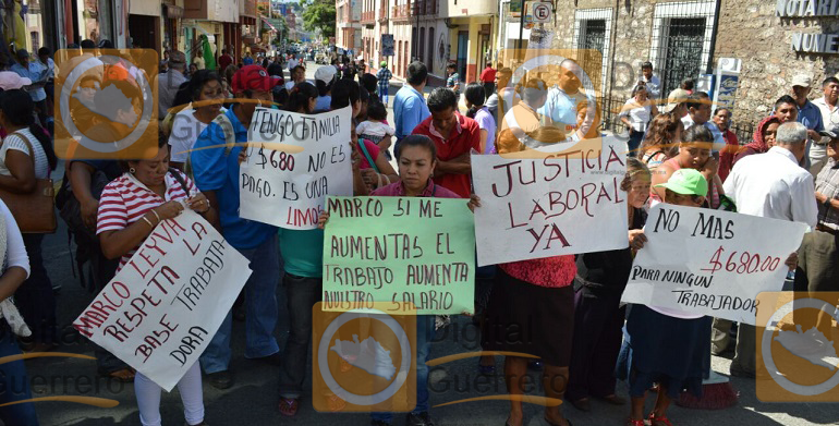 protesta_trabajadores_ayuntamiento_chilpancingo (1)