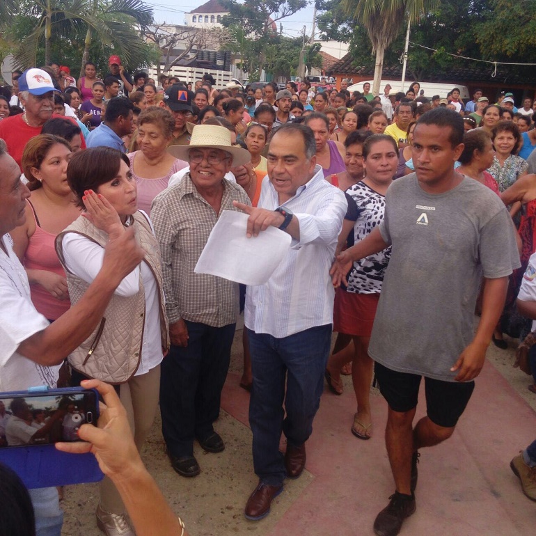 Recorren Héctor Astudillo y Rosario Robles comunidades afectadas por las lluvias en San Jerónimo 1