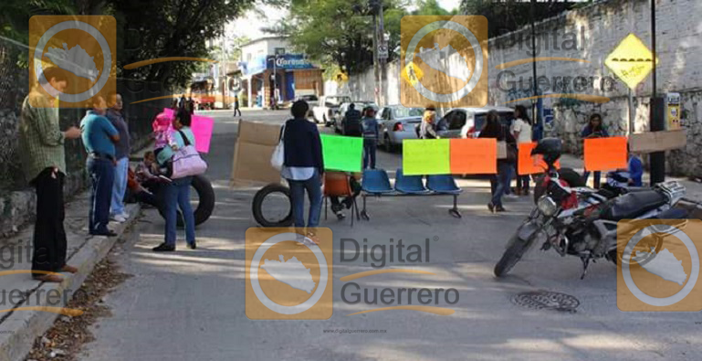 bloqueo_cendi_chilpancingo