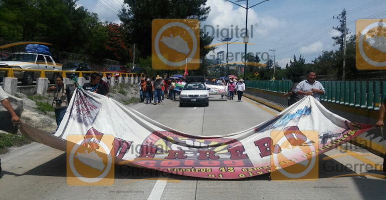 bloqueo_ceteg_autopista_chilpancingo (2)