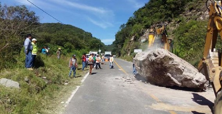 chilpancingo_tixtla_rocas_carretera (1)