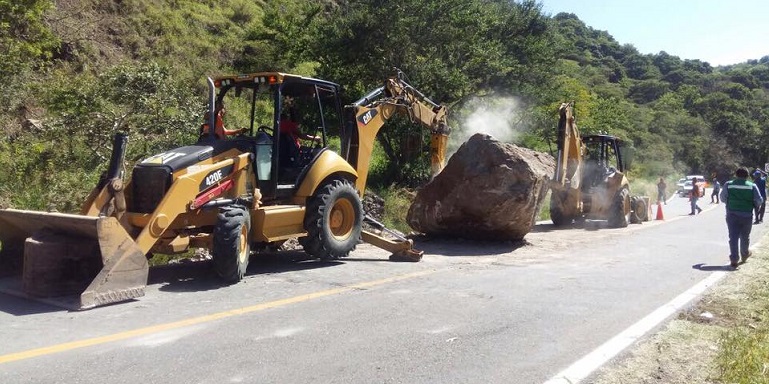 chilpancingo_tixtla_rocas_carretera (2)