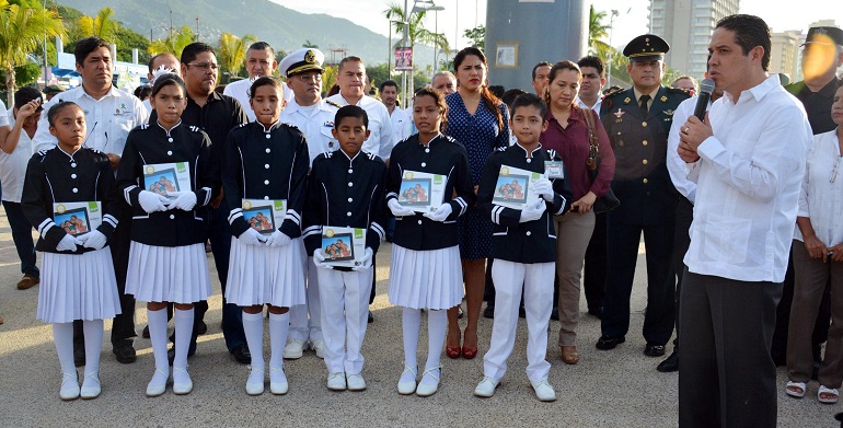 lunes_bandera_asta_acapulco-3