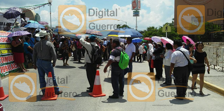 protesta_maestros_jubilados_guerrero-1