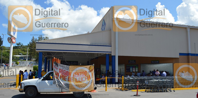 cierran-supermercados-en-chilpancingo-por-reinicio-de-movilizaciones-de-la-ceteg