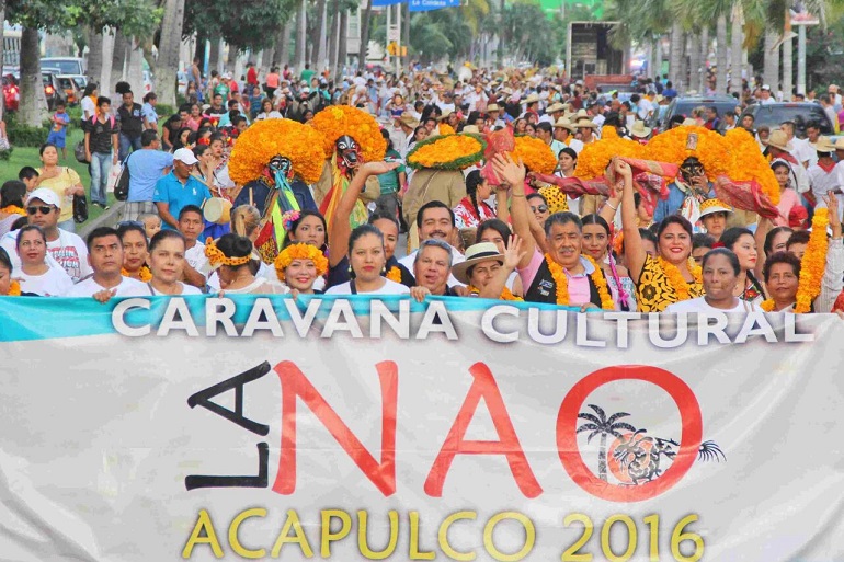 participan-miles-en-las-caravanas-previas-a-la-inauguracion-de-la-nao-2016