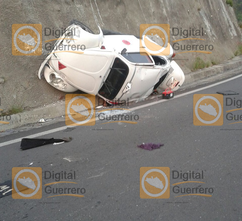 pierde-la-vida-al-volcar-su-taxi-en-taxco-de-alarcon