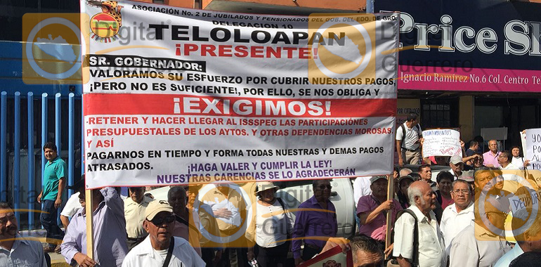 protestan-jubilados-en-el-ayuntamiento-de-chilpancingo-exigen-el-pago-del-issspeg