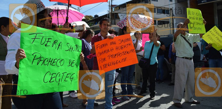 trabajadores-del-cecyteg-paran-labores-y-bloquean-en-chilpancingo-1