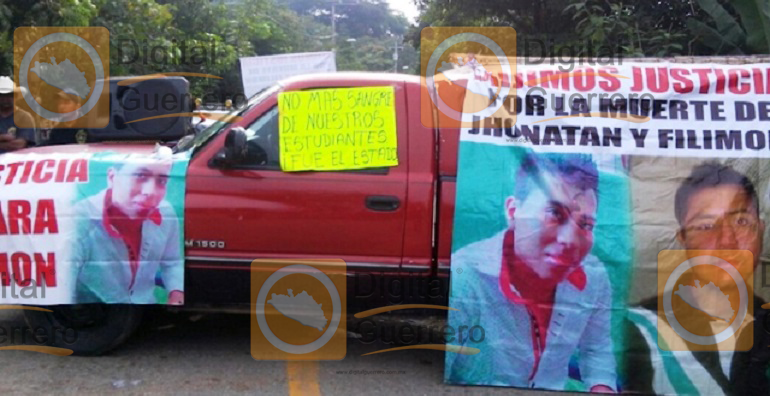 bloqueo_carretero_tecoanapa_normalistas-1