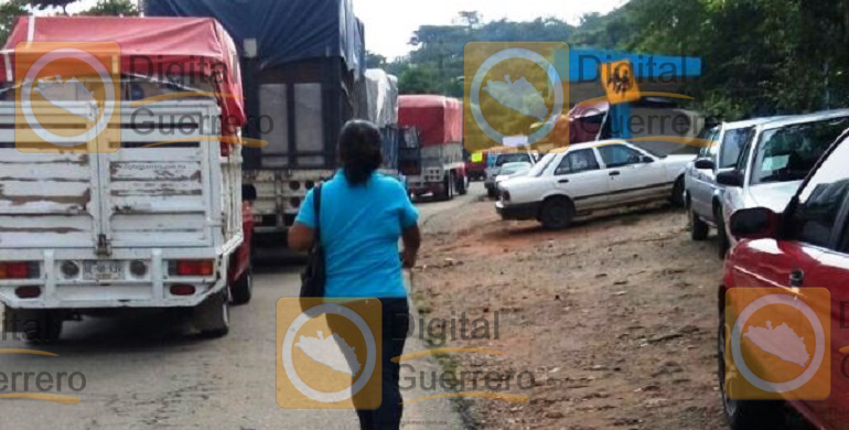 bloqueo_carretero_tecoanapa_normalistas-2