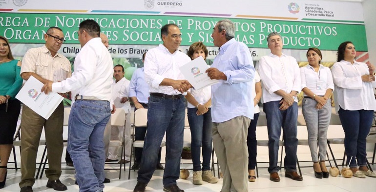 entrega_apoyos_ganaderos_campo_guerrero-2