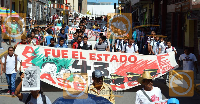 marcha_normalistas_asesinados_chilpancingo_ayotzinapa-2