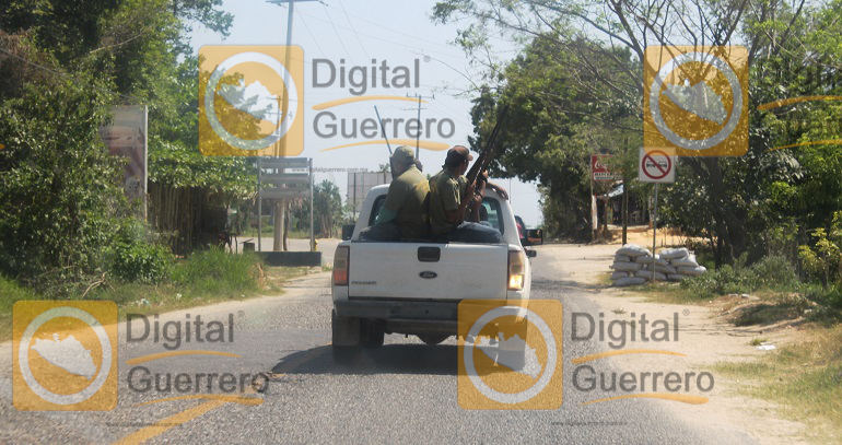 retenes_policia_ciudadana_ayutla_guerrero-1