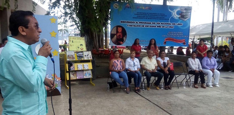 promueve-gobierno-municipal-de-acapulco-habito-de-lectura-afirma-julio-zenon-flores