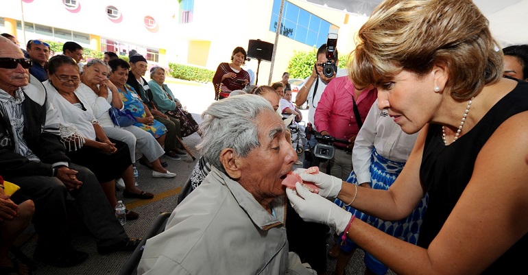 entrega_protesis_dentales_dif_guerrero-1