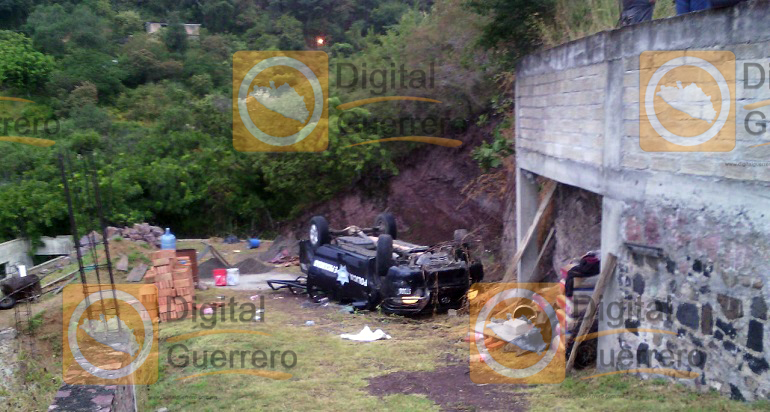 patrulla_volcada_taxco
