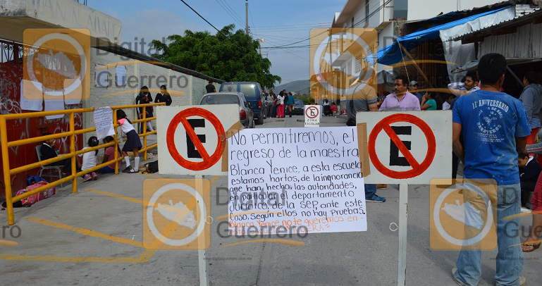 protesta_padres_familia_escuela_chilpancingo-2