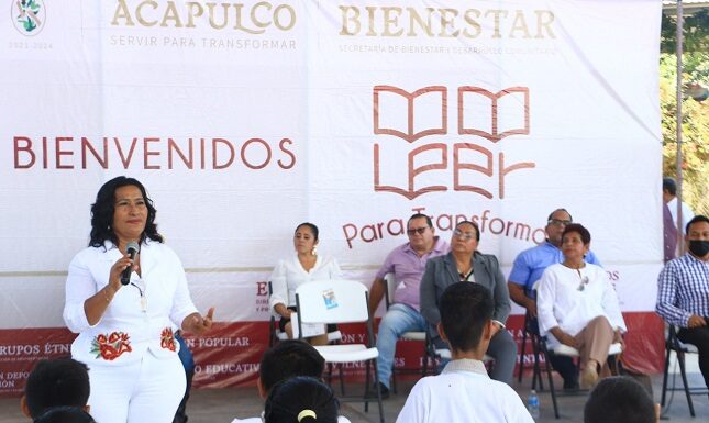Lleva Abelina López “Leer para Transformar” a La Providencia