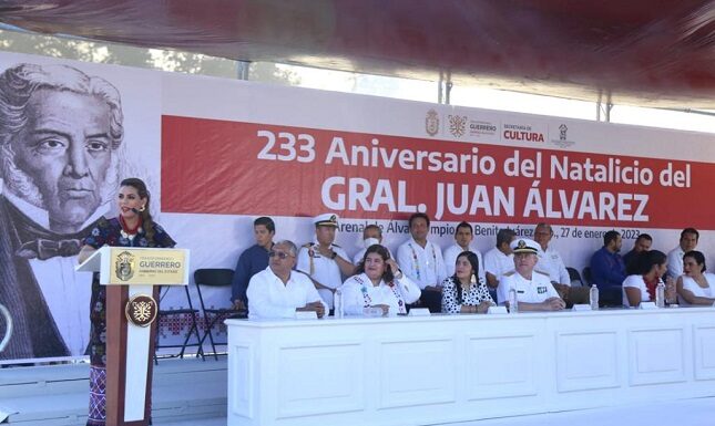 Asiste Evelyn Salgado a la ceremonia y desfile cívico-militar por el 233 Aniversario del Natalicio del General Juan Álvarez