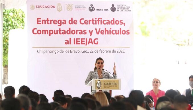 La educación es la mejor inversión y el camino para la paz, bienestar y el desarrollo de Guerrero: Evelyn Salgado