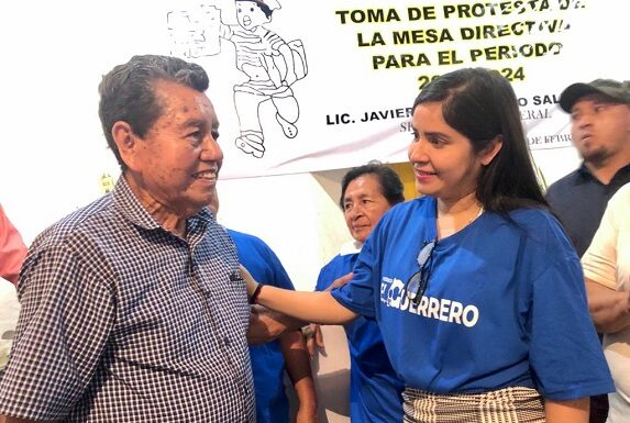 Emotivo reencuentro de Yoloczin Domínguez con los voceadores