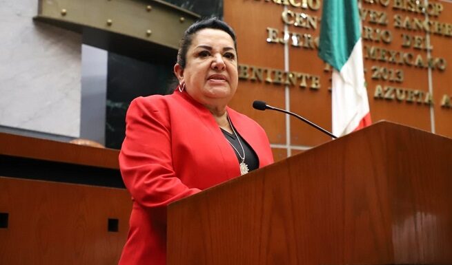 Plantean garantizar permisos laborales a trabajadores para que lleven a sus padres adultos mayores a la atención médica