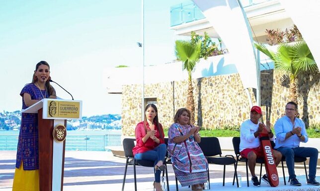 Inaugura Evelyn Salgado la remodelación de la Plaza Quebec en la ventana ecológica de La Diana Cazadora de Acapulco