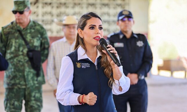 Se reúne Evelyn Salgado con habitantes de El Durazno en La Sierra de Tierra Caliente de Guerrero
