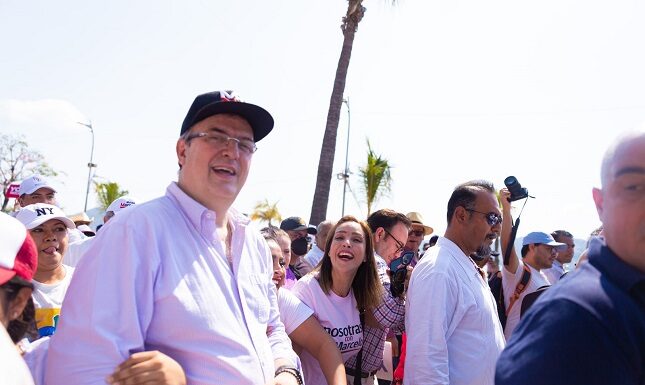 Arropa el equipo de Luis Walton visita de Marcelo Ebrard a Acapulco en el marco del Día Internacional de la Mujer