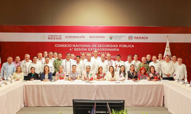 Asiste Evelyn Salgado a la sesión de la Comisión Nacional de Seguridad Pública en Oaxaca
