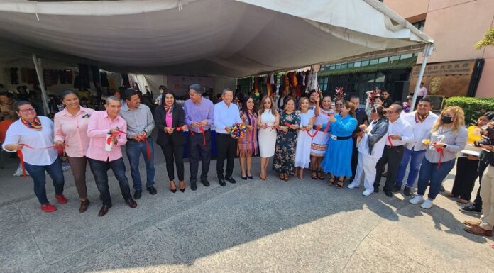 Dio inicio el bazar de la comunidad LGBTTTIQ+ en el Congreso de Guerrero