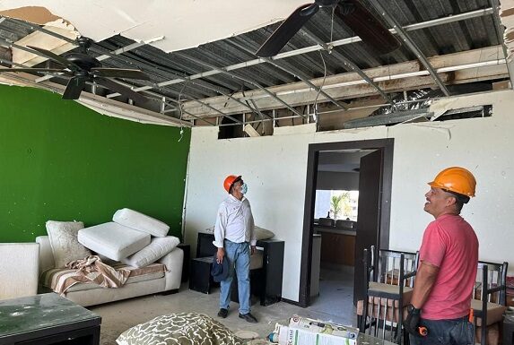 Supervisan condiciones de seguridad en espacios públicos afectados por el Huracán “Otis” en Acapulco
