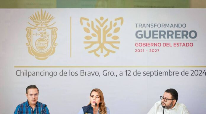 Se reúne Gobernadora Evelyn Salgado con familiares de los 43 Normalistas desaparecidos