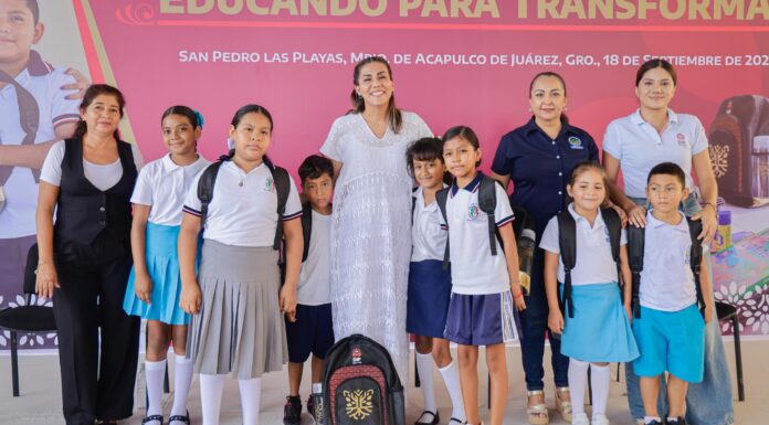 El programa de “Educando para Transformar” llega a Acapulco con la entrega de mochilas y útiles escolares
