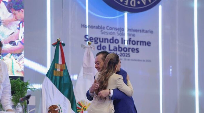 Asiste la Gobernadora Evelyn Salgado al segundo informe del rector de la UAGro, Javier Saldaña