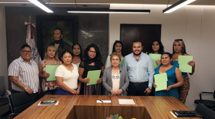 Gobierno de Guerrero entrega primeras actas de nacimiento por cambio de identidad de género