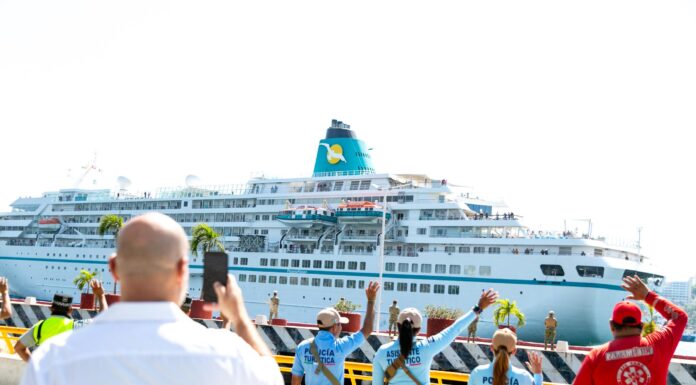 Arriba a Acapulco el MS AMADEA, quinto crucero del año